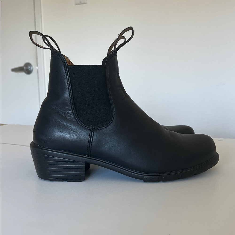 Black Heeled Blundstone Boots- Women’s 9 - Picture 4 of 12